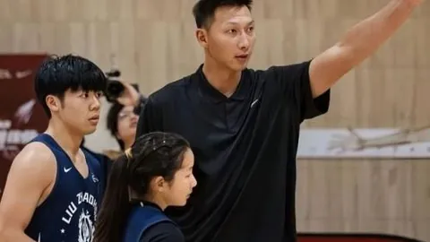 NBA勇士对阵湖人赛评：专家解析30期精彩对决